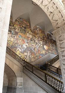 Escalinata principal del Palacio Nacional