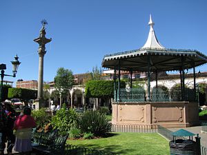 Plaza Principal y Kiosco