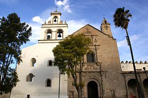 Fachada del Templo de Santa María Magdalena