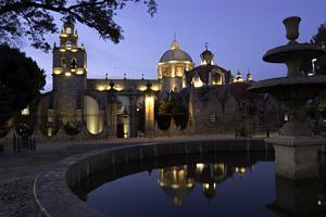 Morelia.- Templo y Exconvento del Carmen