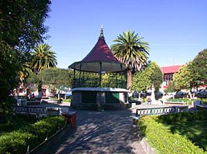 Kiosco en la Plaza Principal.- Tlalpujahua