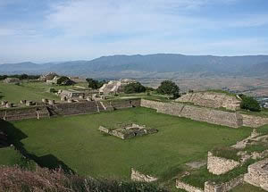 Monte Albán.- Panorámica de la zona