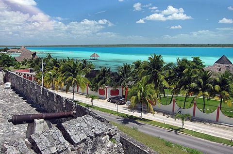 Bacalar, laguna mágica y fortaleza histórica