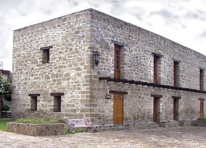 Casa de la Cultura, Mier