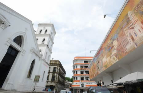 Catedral y mural Origenes, en centro de Tuxpan