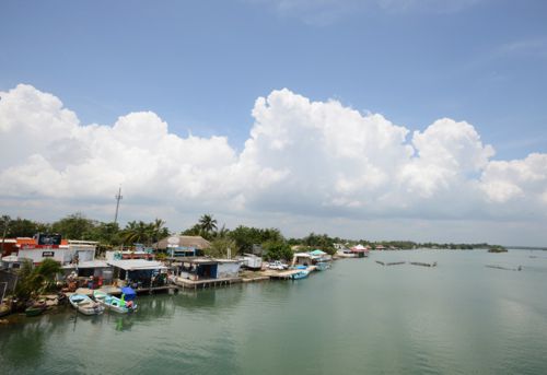 Laguna Tamapamachoco y zona de restaurantes.