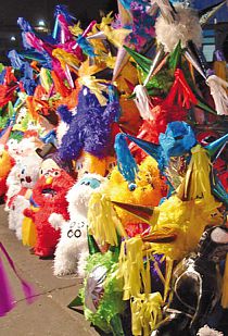 Piñatas de colores y formas