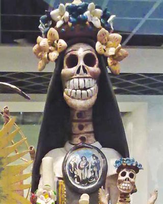 Catrina en papel maché