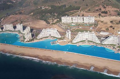 Vista aérea de la piscina